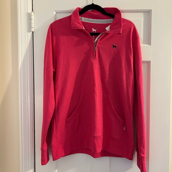 The Black Dog Pullover - NWT - Picture 1 of 4